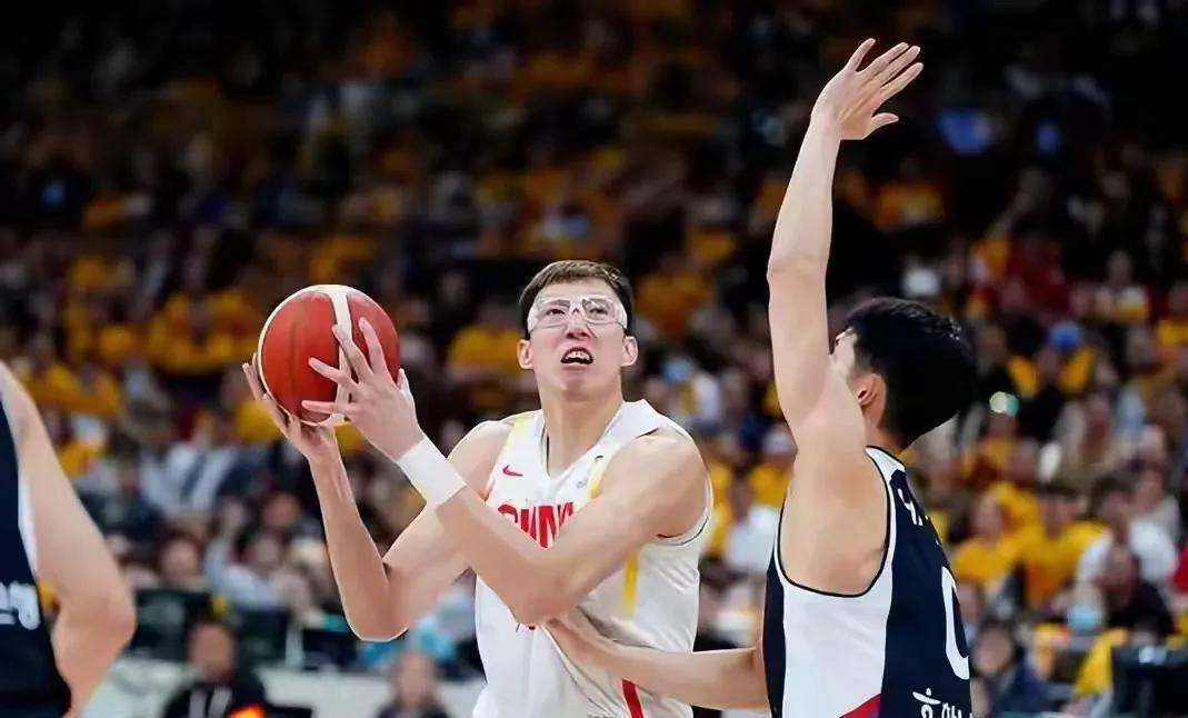 中国男篮征战世界杯核心阵容,期待与压力并存 中国男篮征战世界杯核心阵容,期待与压力并存