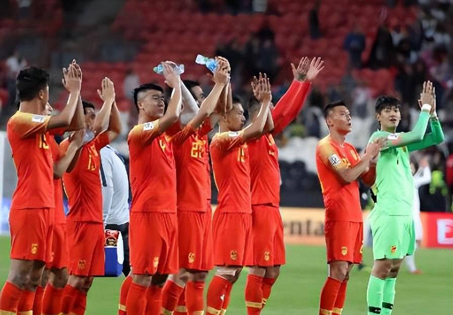 国足亚运会夺冠，荣耀背后的汗水与坚持
